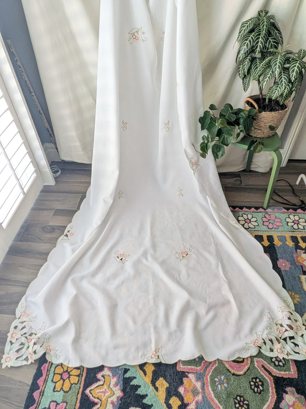 Vintage Floral Embroidered Cutwork Tablecloth 60x104 Cottagecore